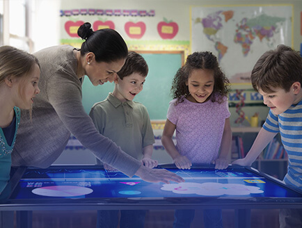 Cirion Technologies Indústria Educação crianças tela desktop